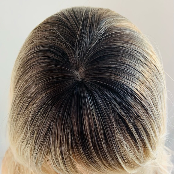 Gorgeous 20” Effortless Style Ombre Blonde Synthetic Wig with Bangs - Picture 3 of 11